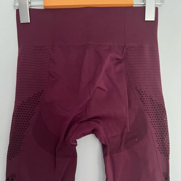 Gymshark Flawless Knit Tights in Ruby Size XS - Picture 5 of 7